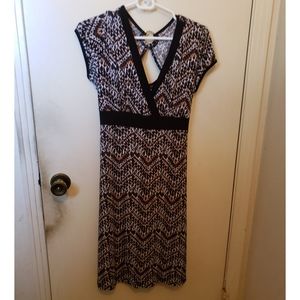 Brown & White Chevron Pattern Open Back Dress